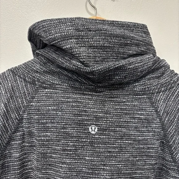 Lululemon Healthy Heart Pullover Sweater Women’s Size 6 - Picture 9 of 12